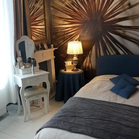 Chambre Bounty, B&B, Cuisine Privee, Lit Queen Size, Terrasse, Parking, Garage Olliergues Екстер'єр фото